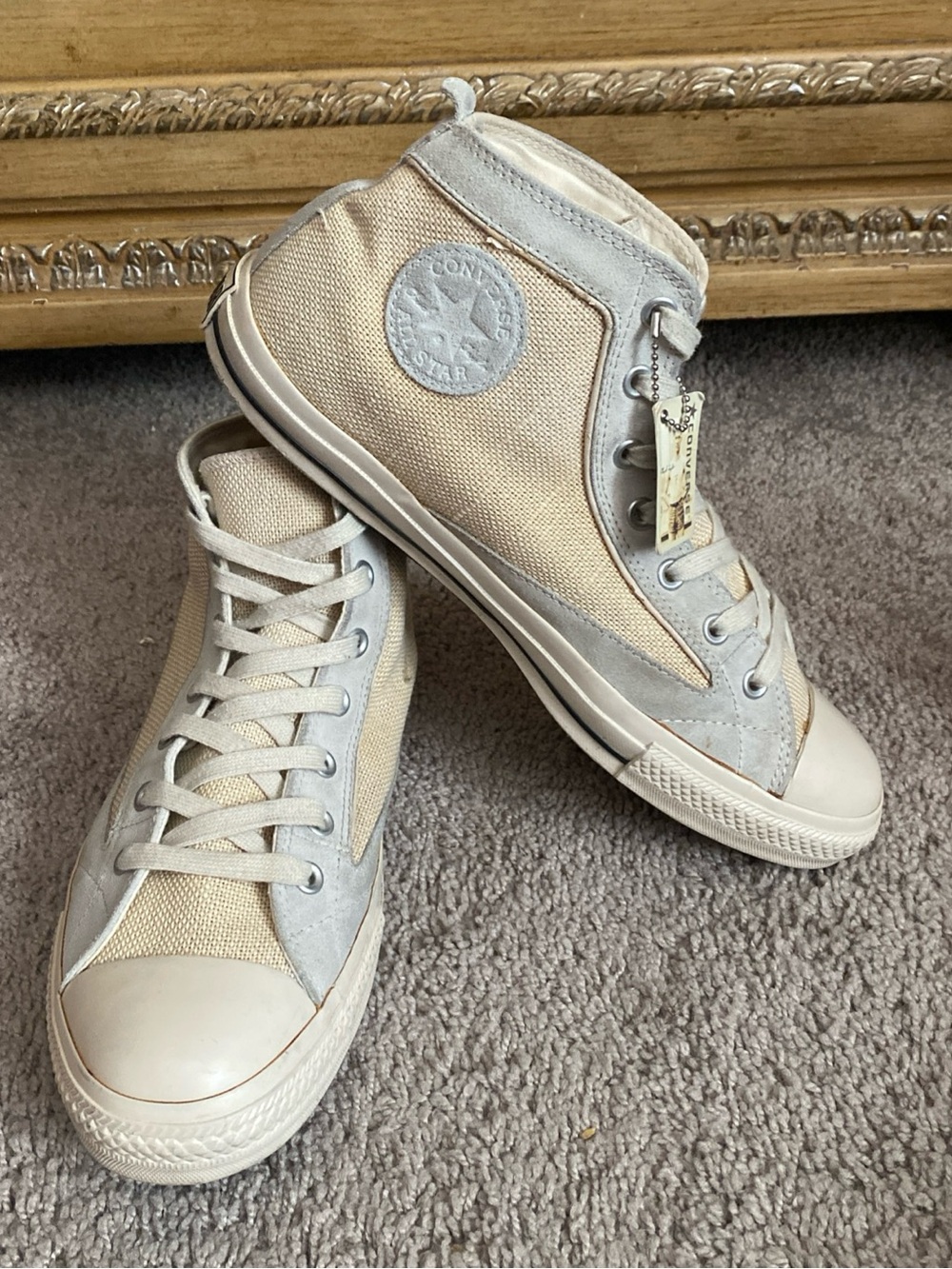 Rare” Converse Chuck Taylor Mid Top Sneakers in Beige/Light Gray Size 12M /14W